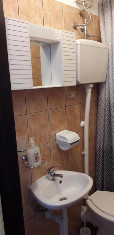 Apartament Mali Delfin Sveti Juraj Zewnętrze zdjęcie