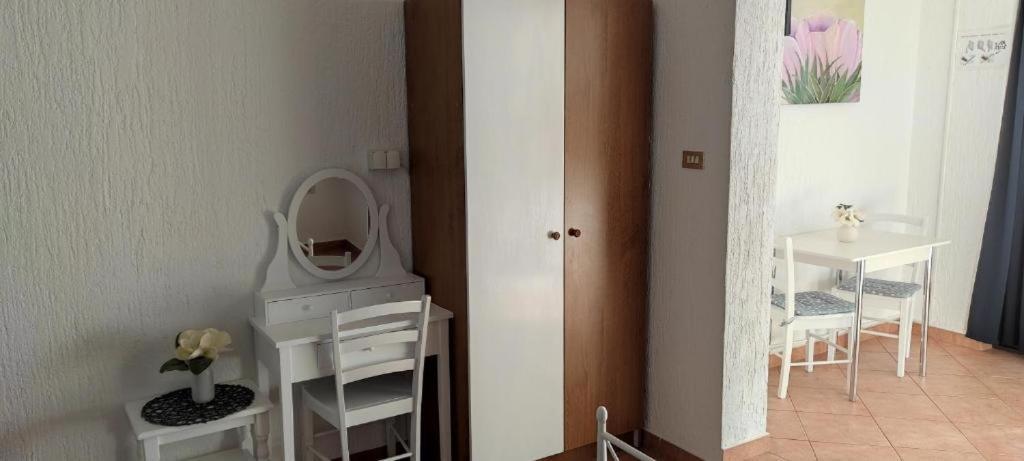 Apartament Mali Delfin Sveti Juraj Zewnętrze zdjęcie