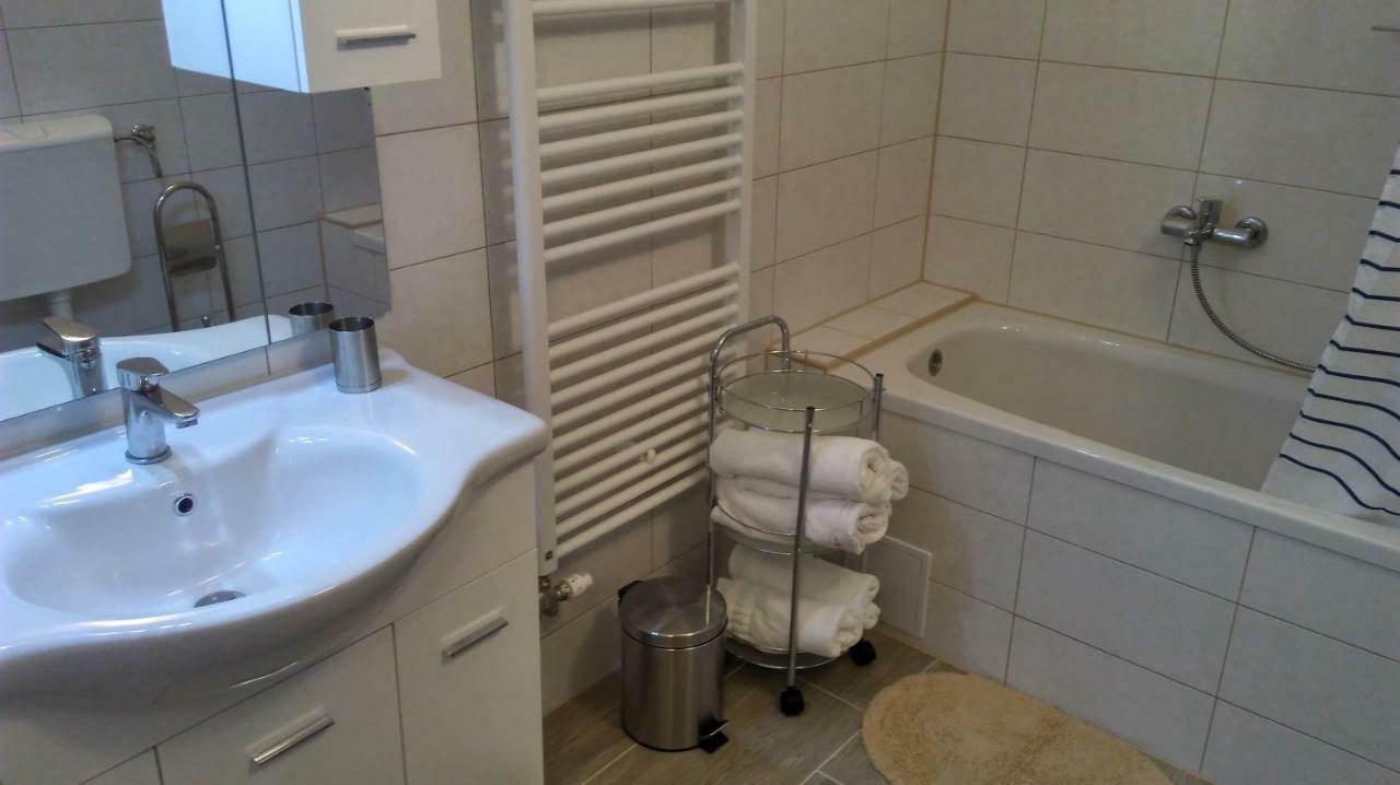 Apartament Mali Delfin Sveti Juraj Zewnętrze zdjęcie