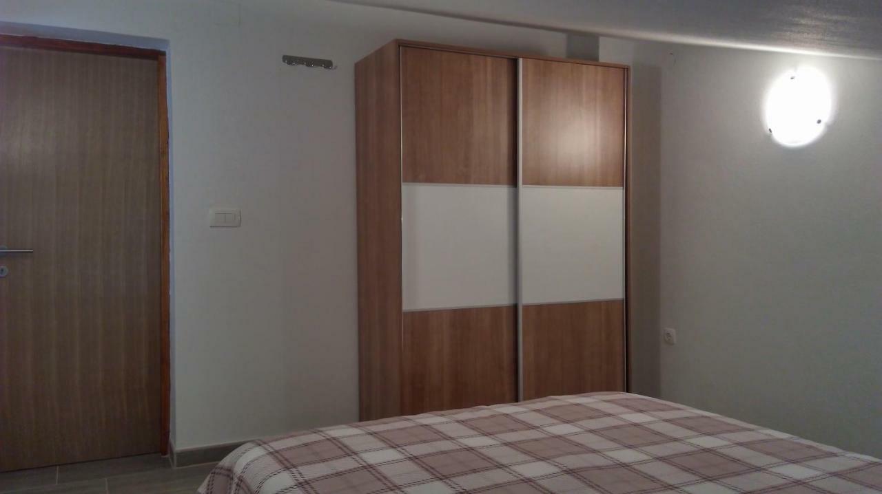 Apartament Mali Delfin Sveti Juraj Zewnętrze zdjęcie