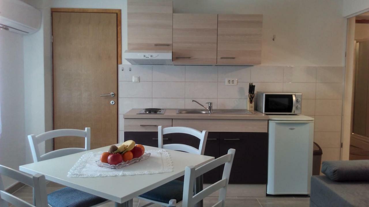 Apartament Mali Delfin Sveti Juraj Zewnętrze zdjęcie