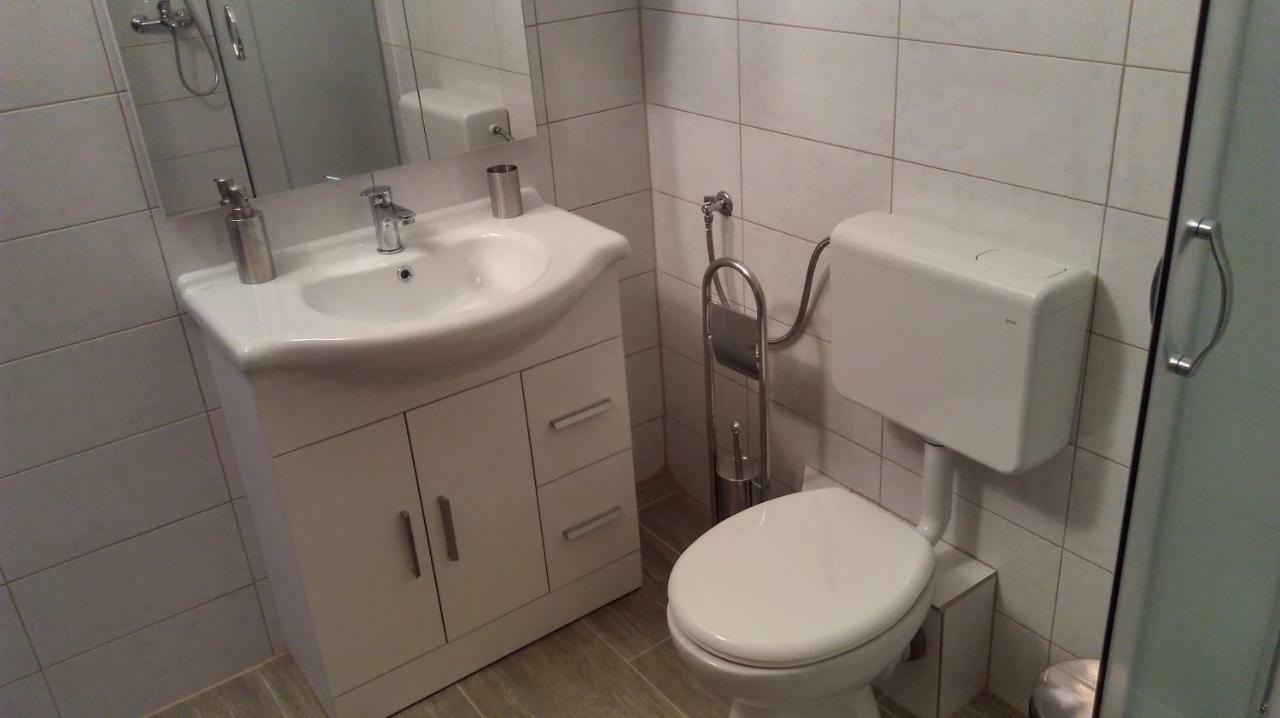 Apartament Mali Delfin Sveti Juraj Zewnętrze zdjęcie