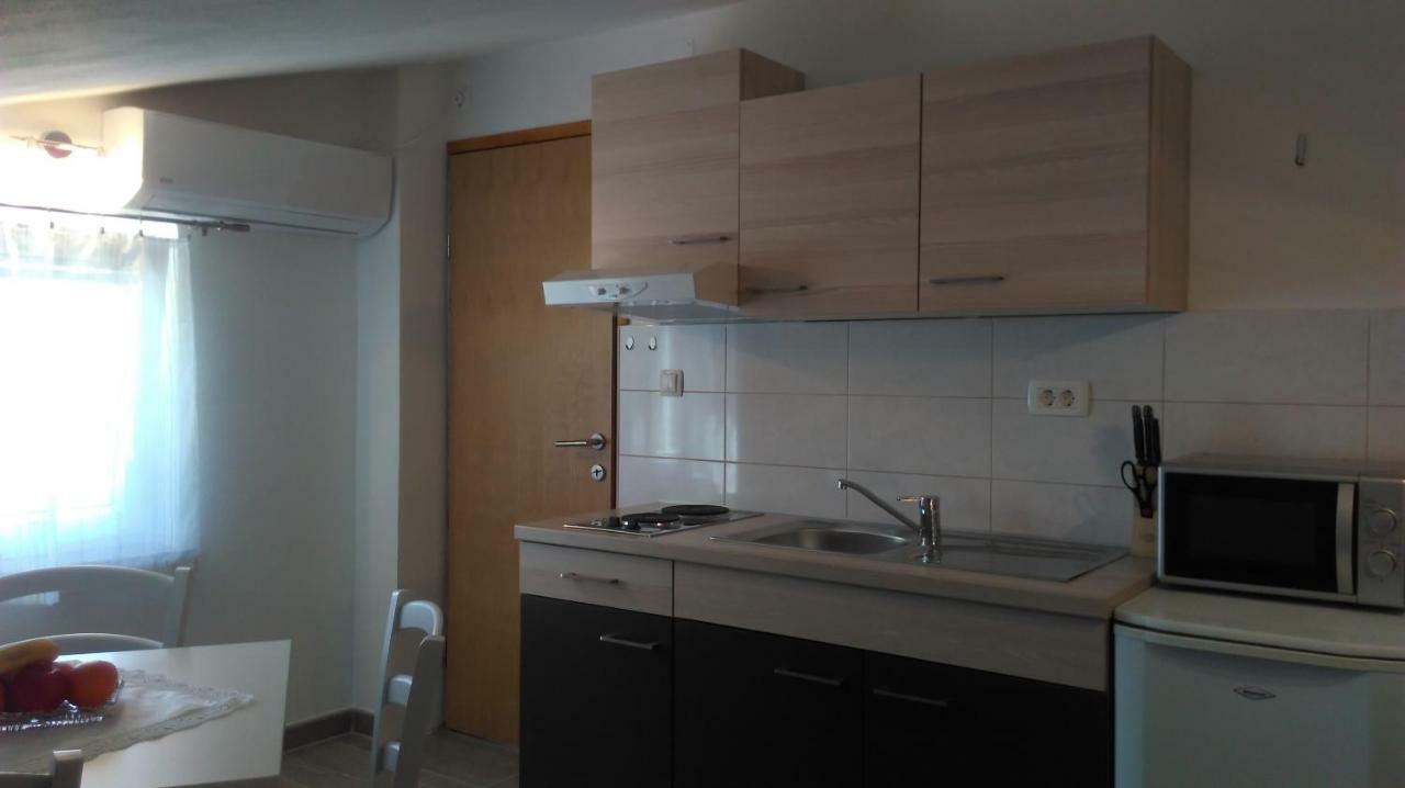 Apartament Mali Delfin Sveti Juraj Zewnętrze zdjęcie