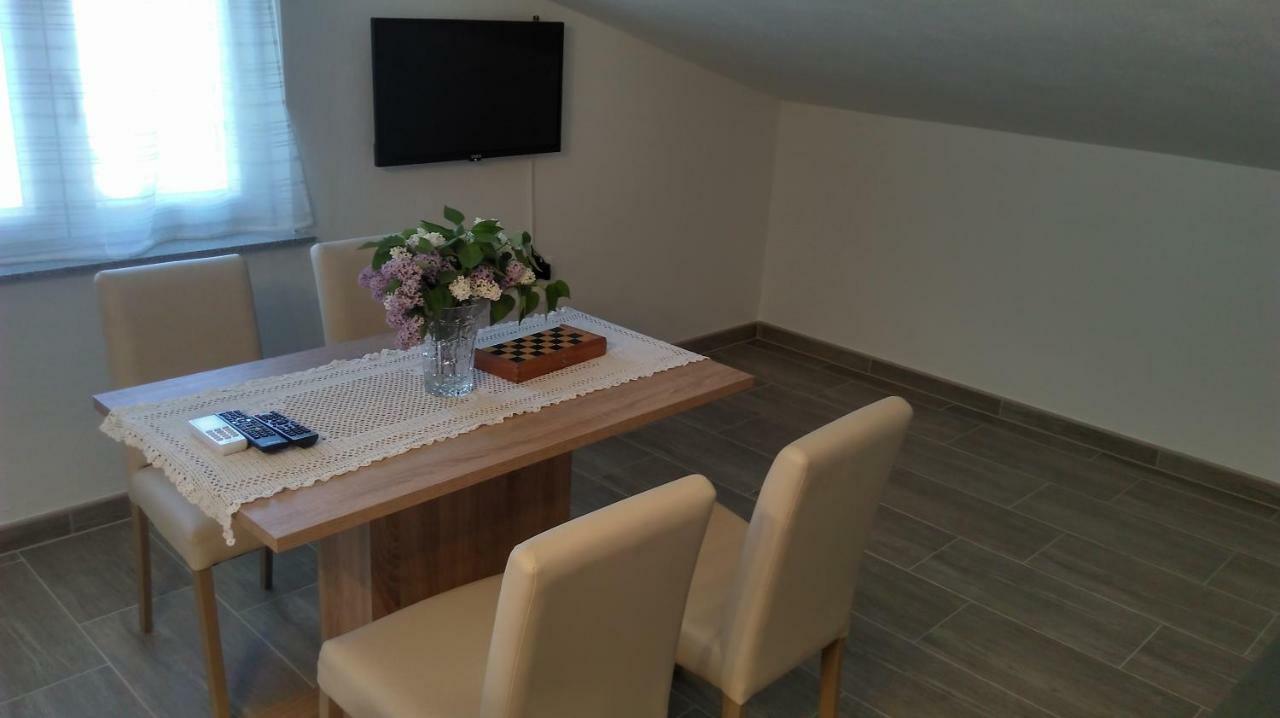 Apartament Mali Delfin Sveti Juraj Zewnętrze zdjęcie